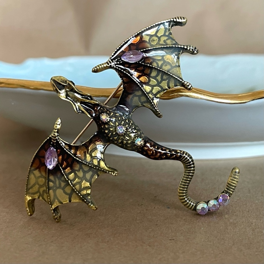 ✨Betsey Johnson Draco Brooch